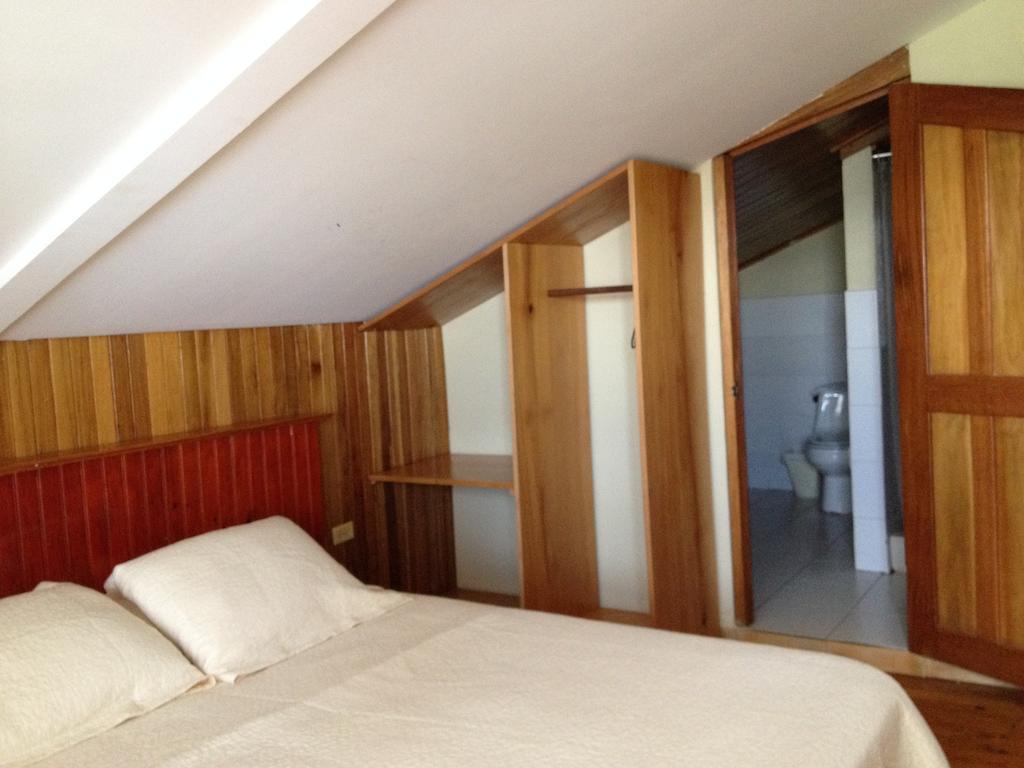 Hotel Posada Los Delfines Bocas del Toro Quarto foto