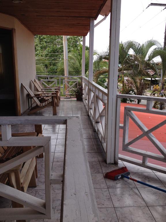 Hotel Posada Los Delfines Bocas del Toro Quarto foto